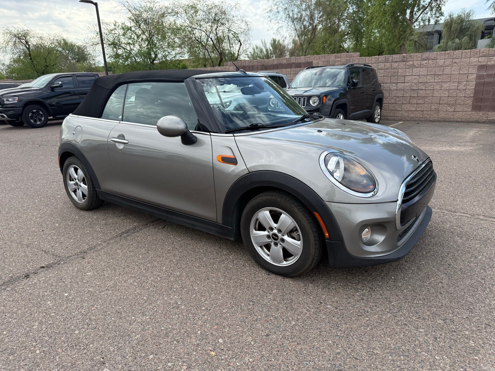 2019 Mini Cooper Convertible Signature photo 3
