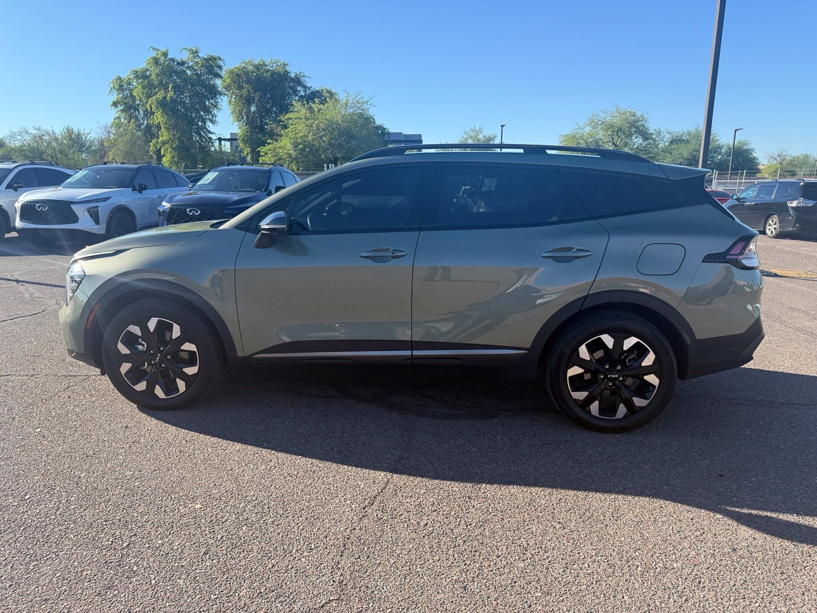 Used 2024 Jungle Green Kia X-Line Prestige image 7