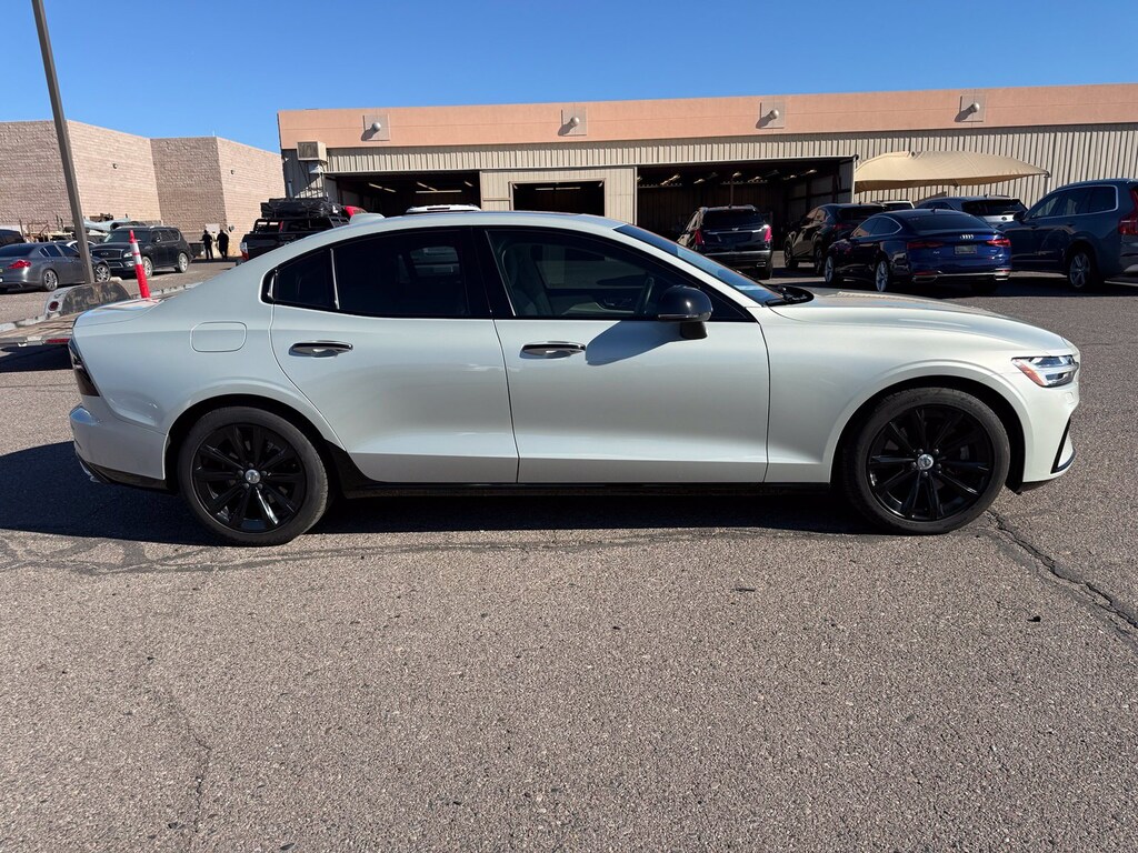 Used 2022 Volvo S60 B5 Momentum Sedan