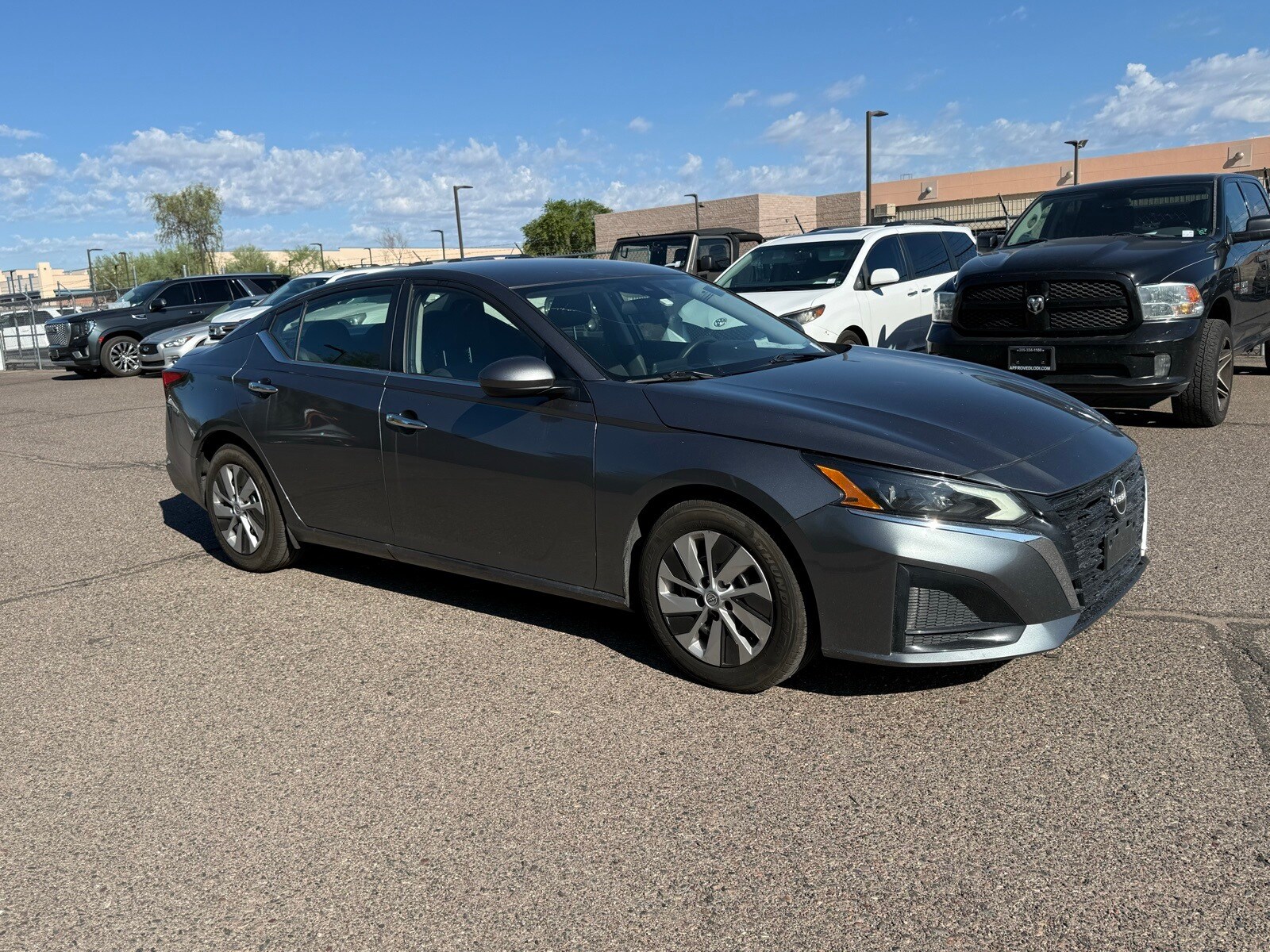 2023 Nissan Altima 2.5 S photo 3