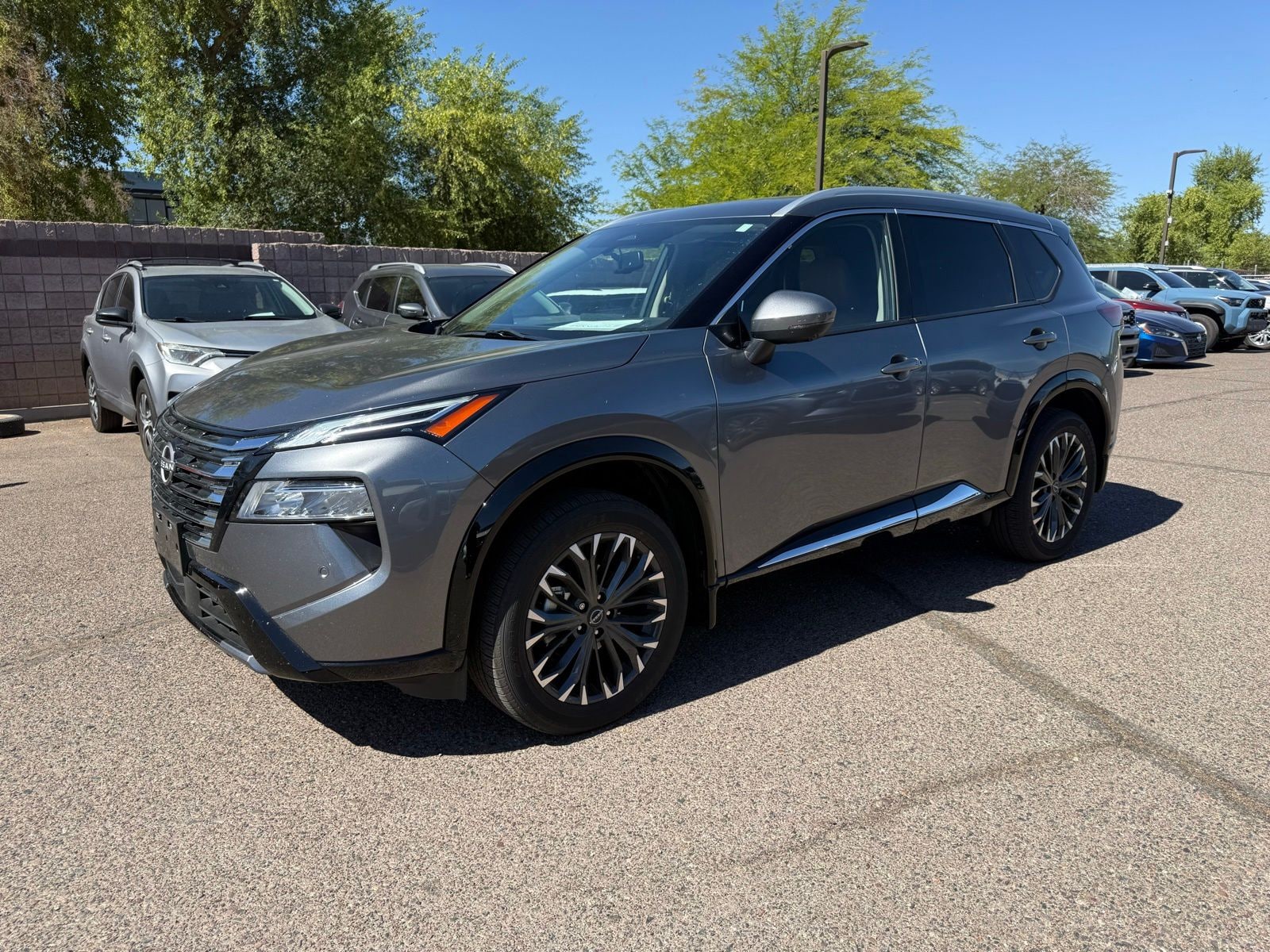 2024 Nissan Rogue Platinum FWD's photo