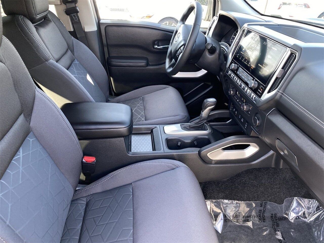 2025 Nissan Frontier SV - Photo 12