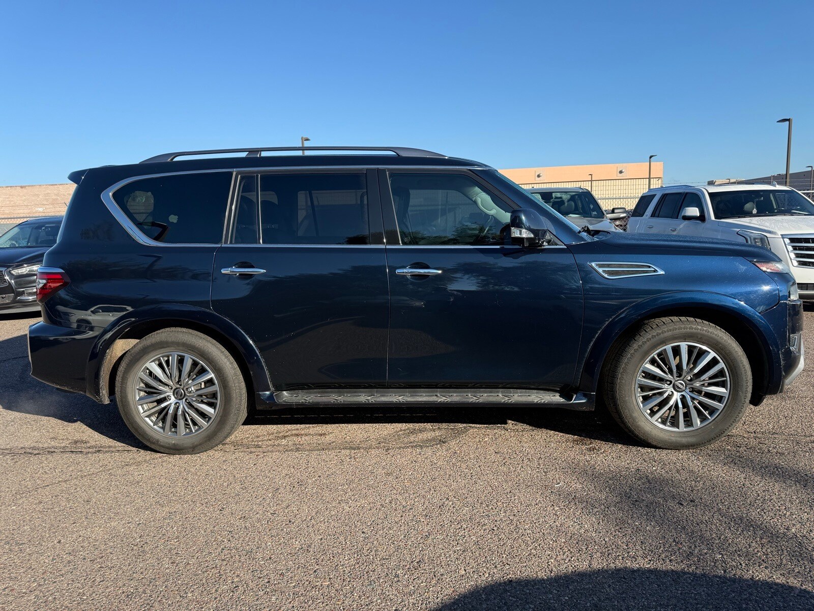 2021 Nissan Armada SL photo 3