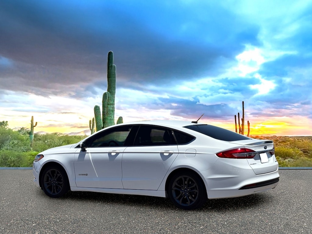 Used 2018 Ford Fusion Hybrid SE Sedan