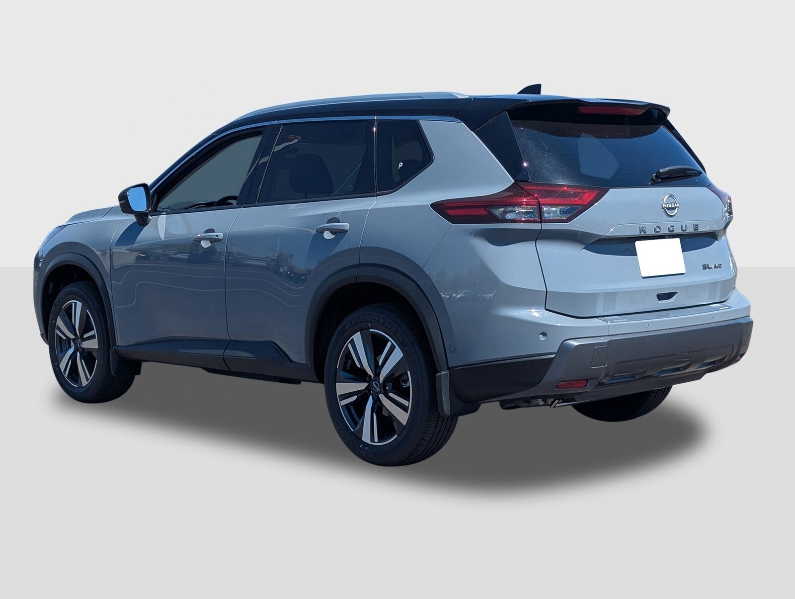 2025 Nissan Rogue SL photo 3
