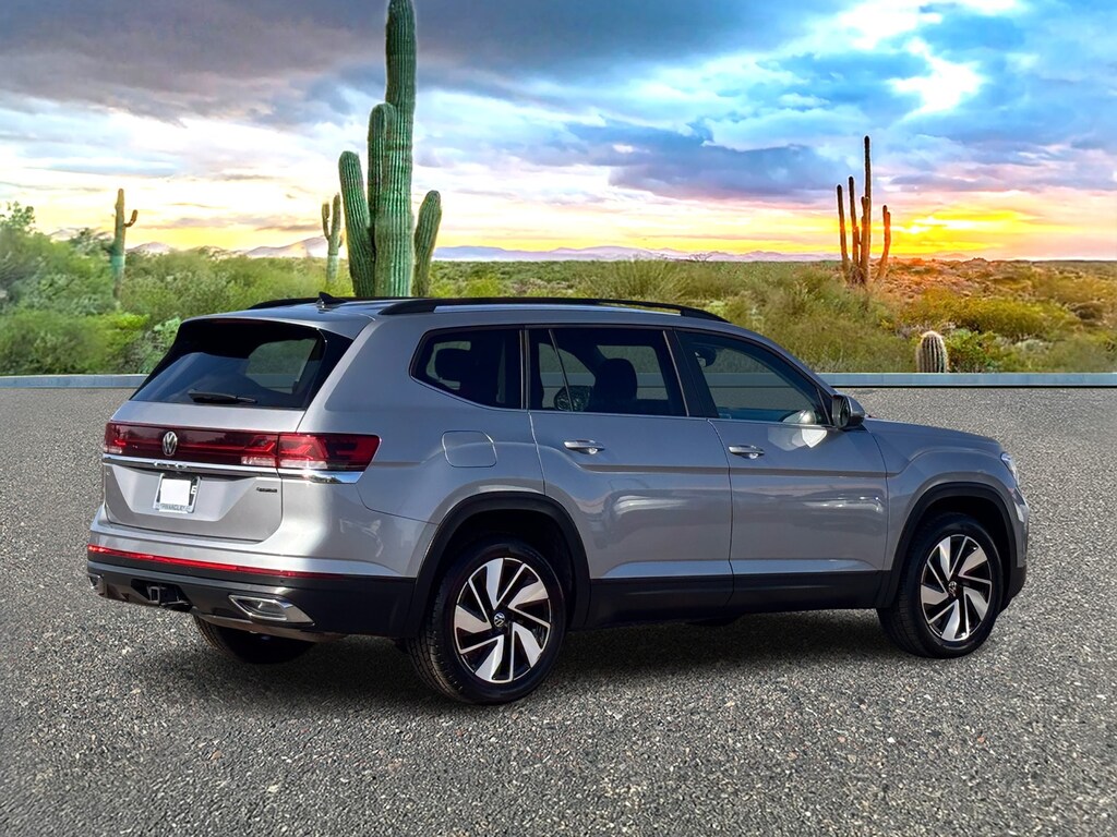 Used 2024 Volkswagen Atlas 2.0T SE w/Technology SUV