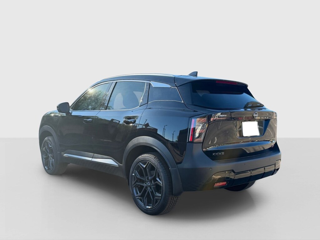 New 2026 Nissan Kicks SR SUV