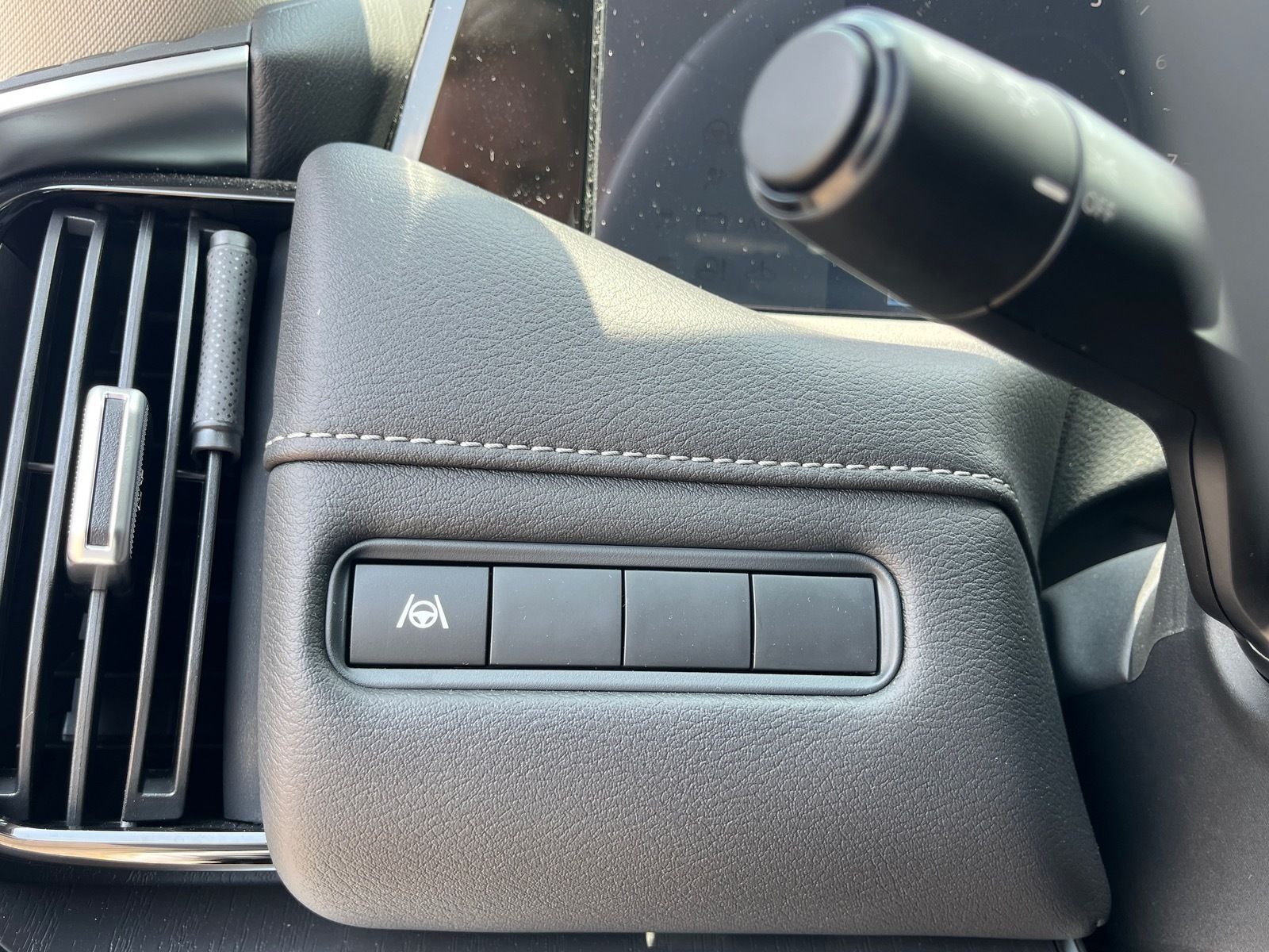 2026 Nissan Armada SV - Photo 27