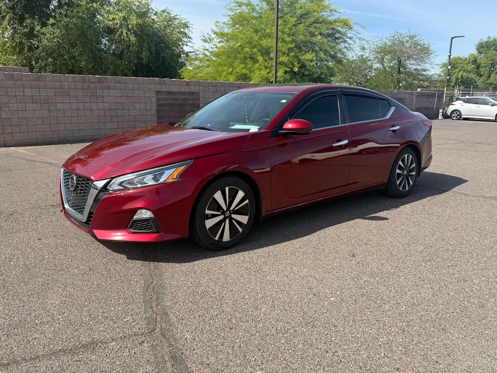 Used 2021 Nissan Altima 2.5 SV Sedan