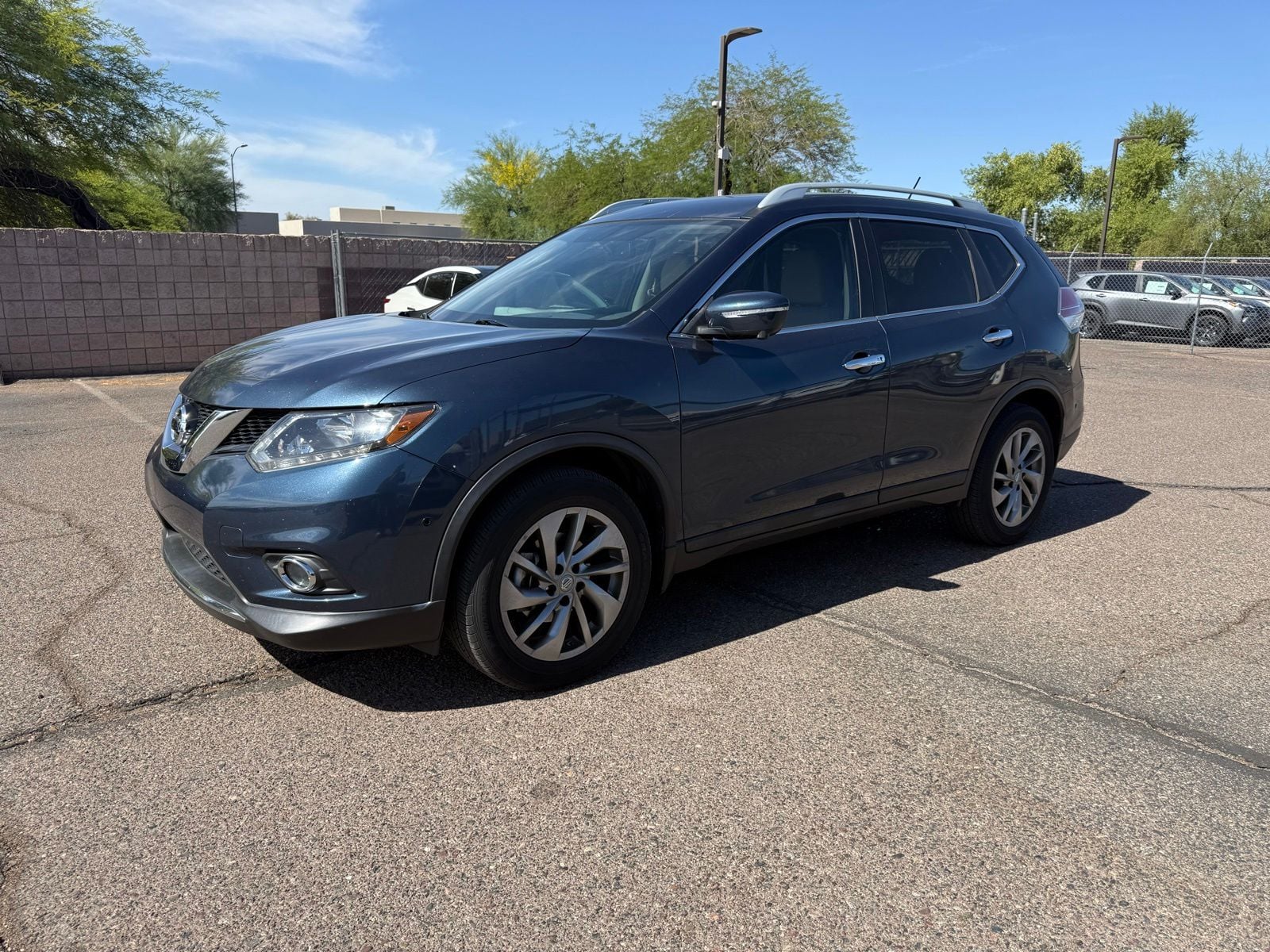 2015 Nissan Rogue SL FWD's photo