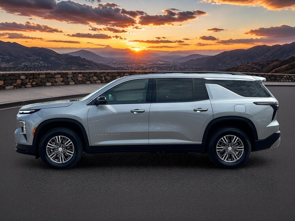 Used 2025 Chevrolet Traverse LT SUV
