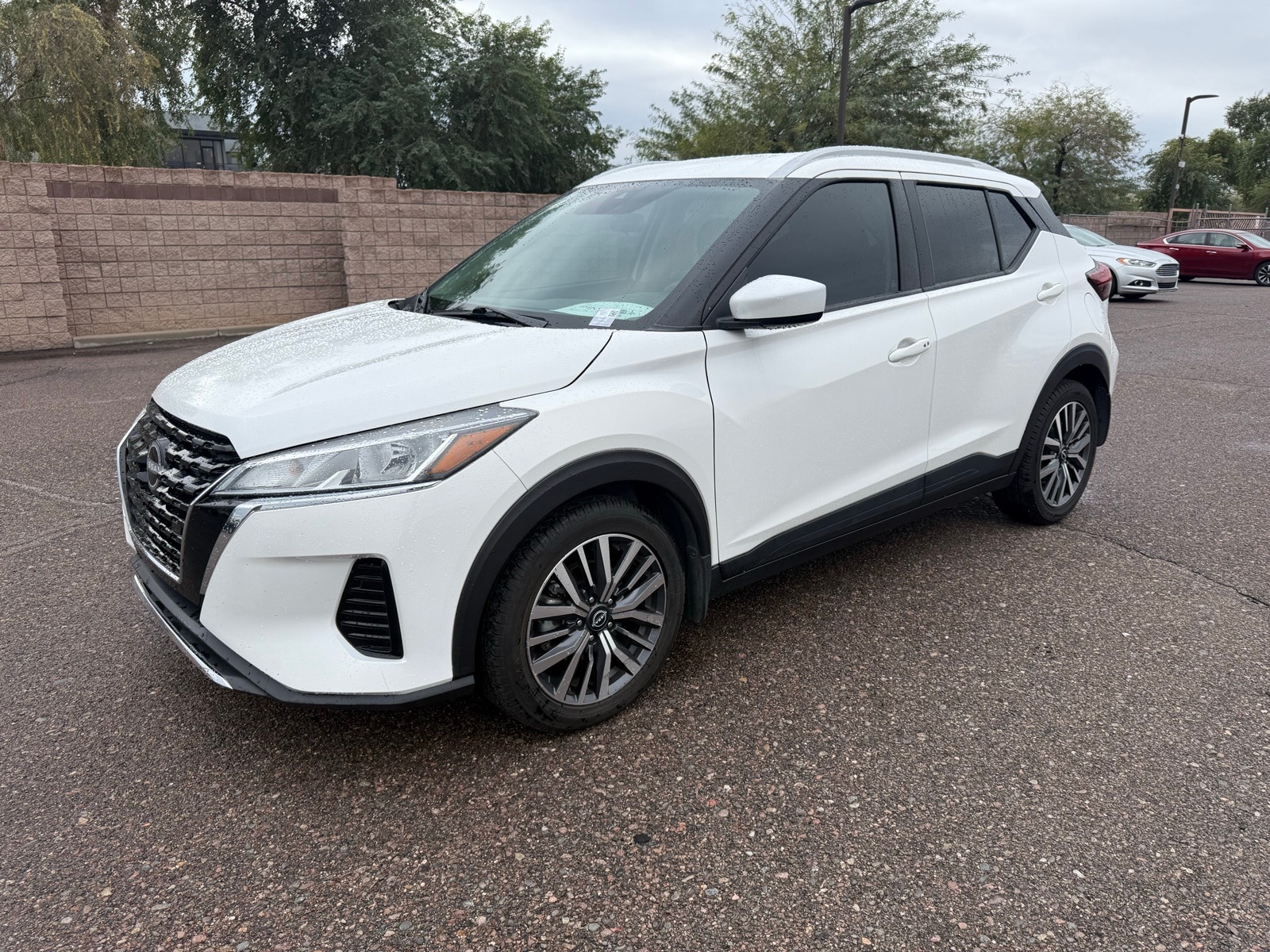 2023 Nissan Kicks SV's photo