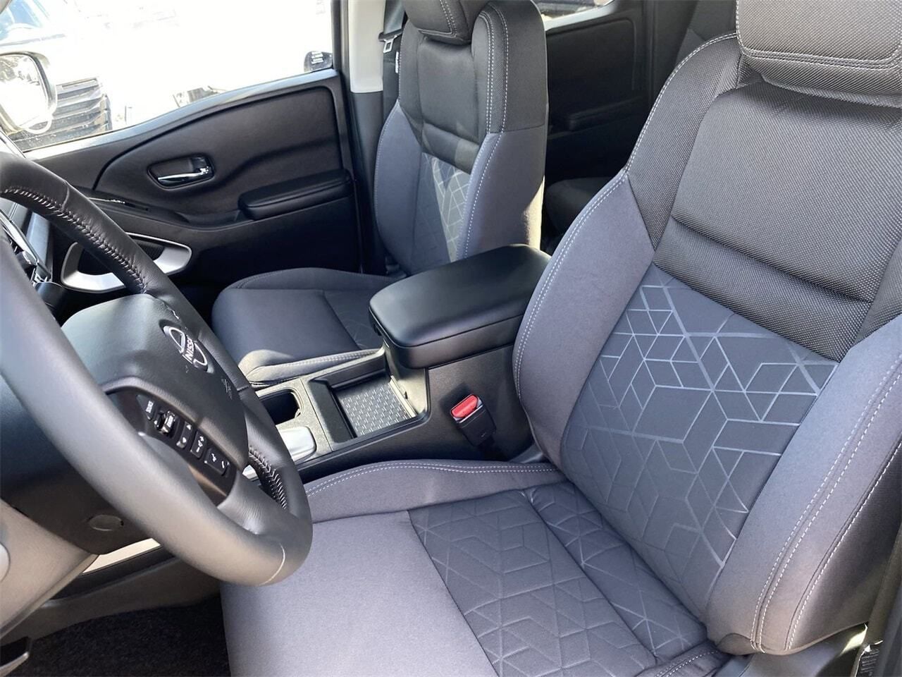 2025 Nissan Frontier SV - Photo 21