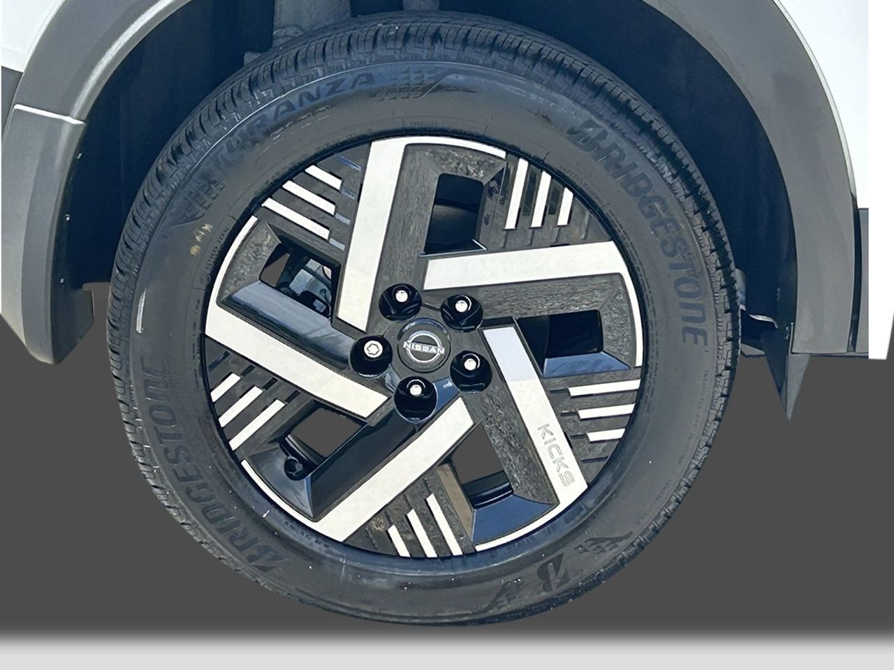 2026 Nissan KICKS SV - Photo 8
