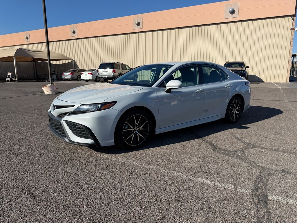 Used 2023 Toyota Camry SE Sedan