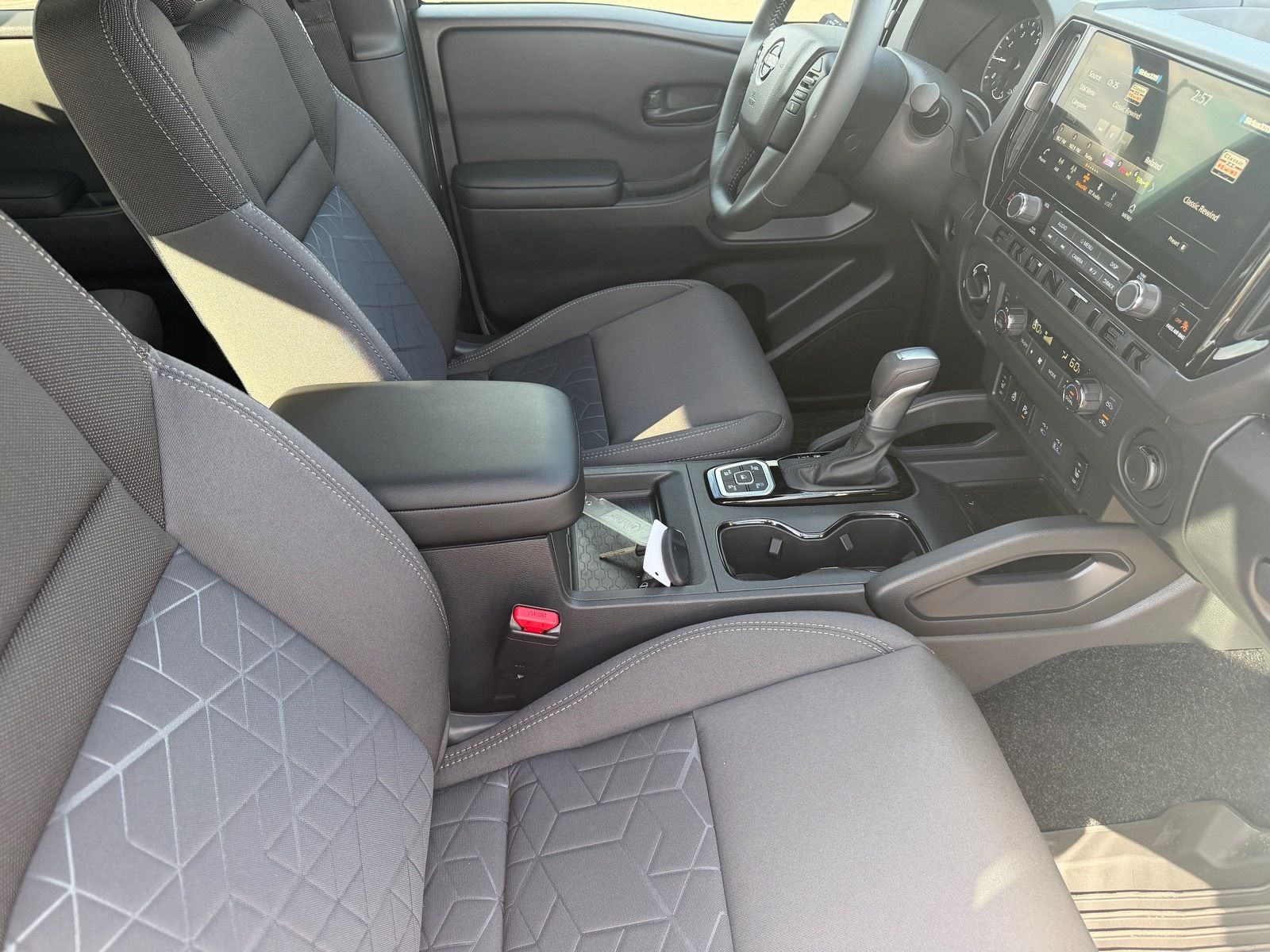 2026 Nissan Frontier SV - Photo 11