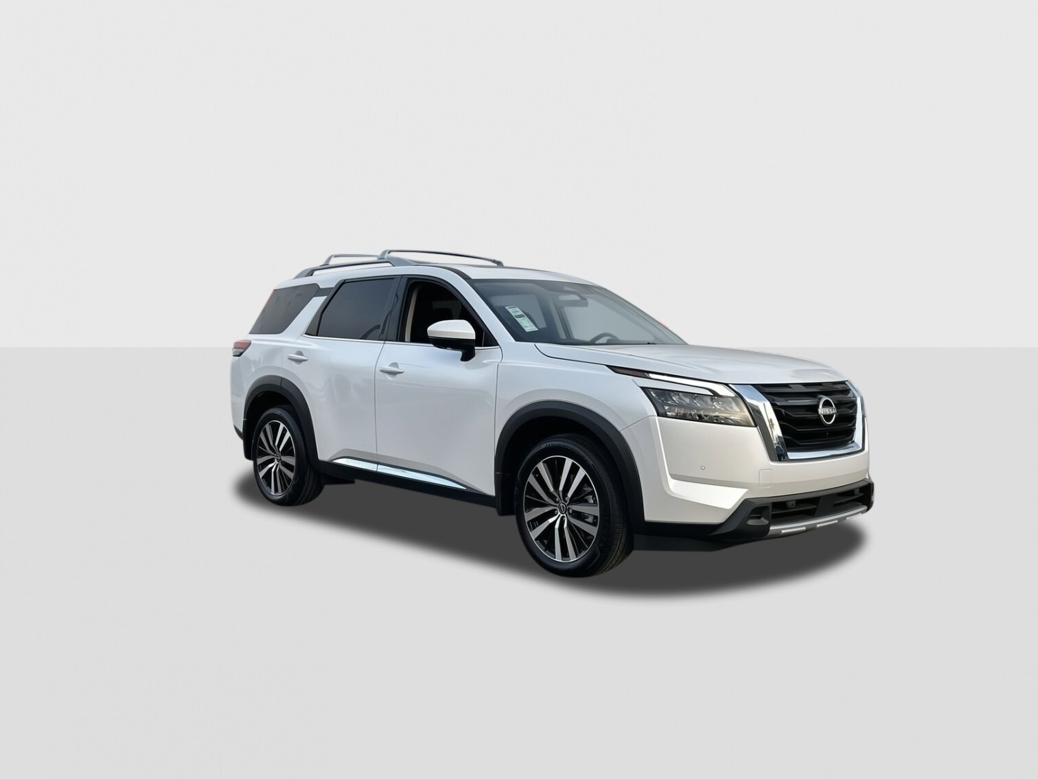 2025 Nissan Pathfinder Platinum photo 2