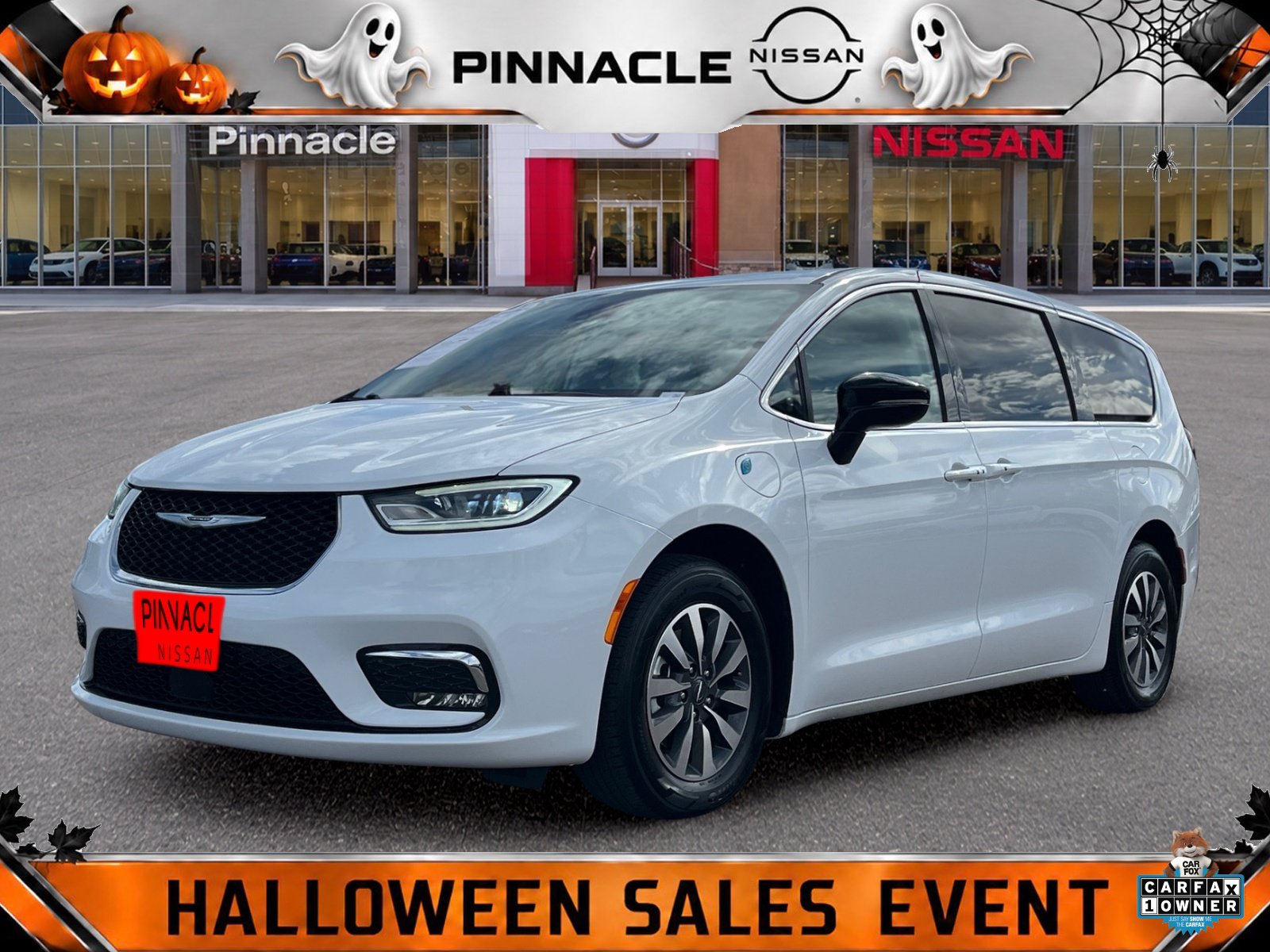 Bright White Clearcoat 2024 Chrysler Pacifica Hybrid Minivan Front-Wheel Drive Continuously Variable Transmission