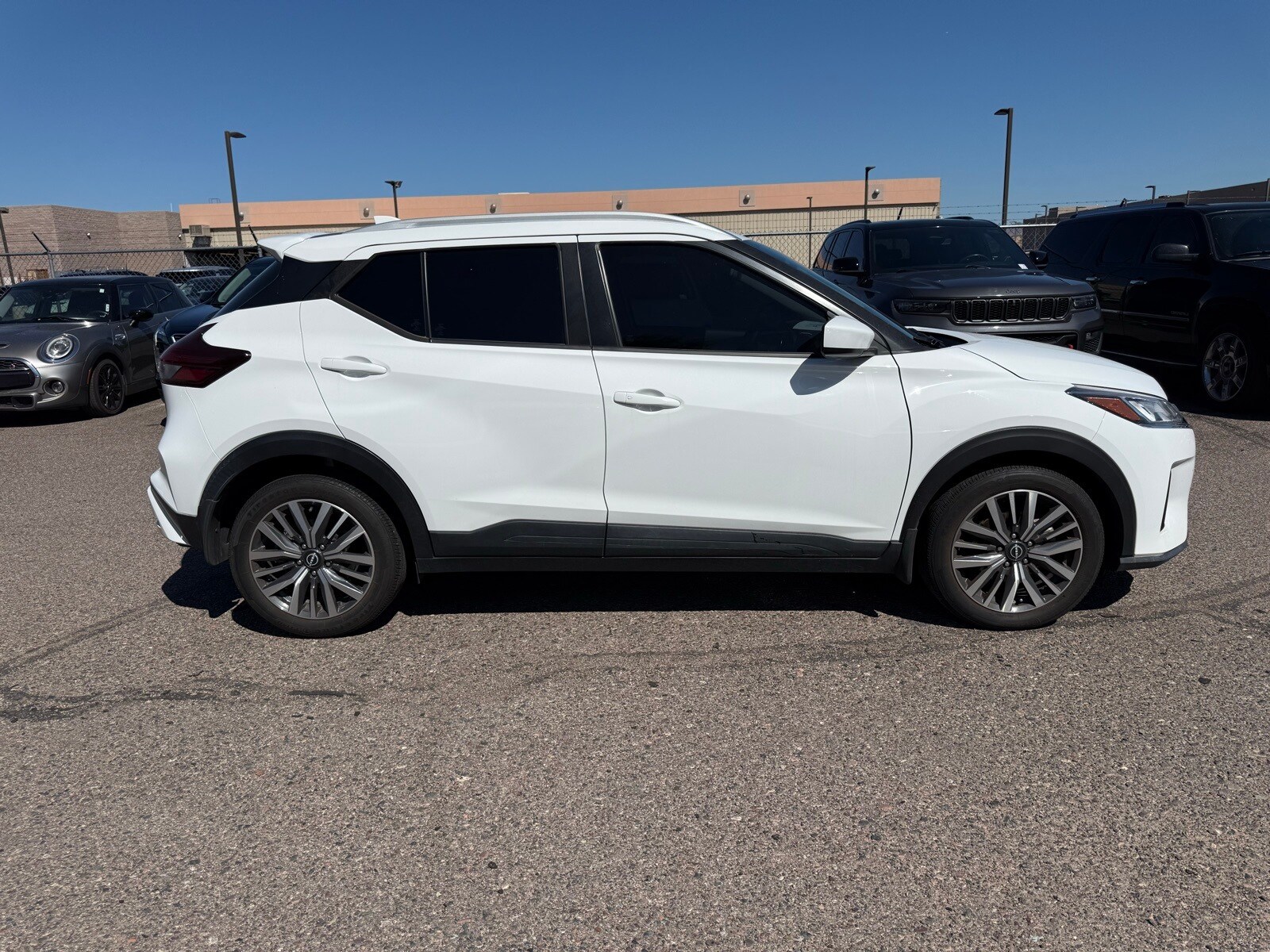 2022 Nissan Kicks SV photo 4