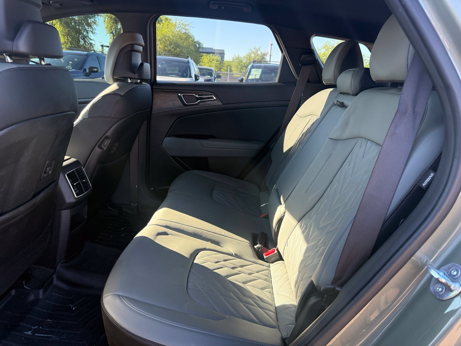 Used 2024 Jungle Green Kia X-Line Prestige image 9