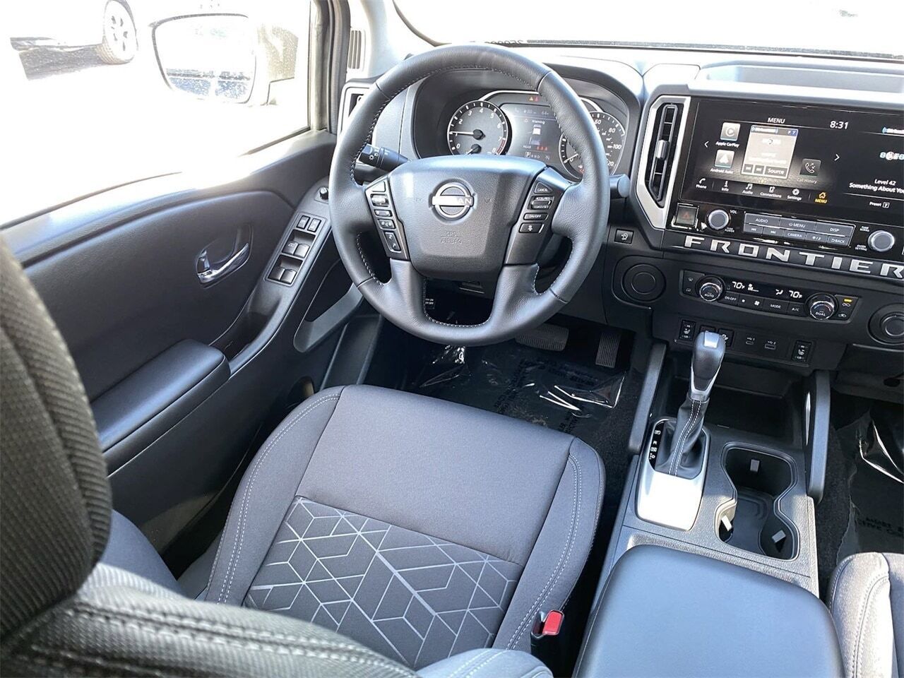 2025 Nissan Frontier SV - Photo 16