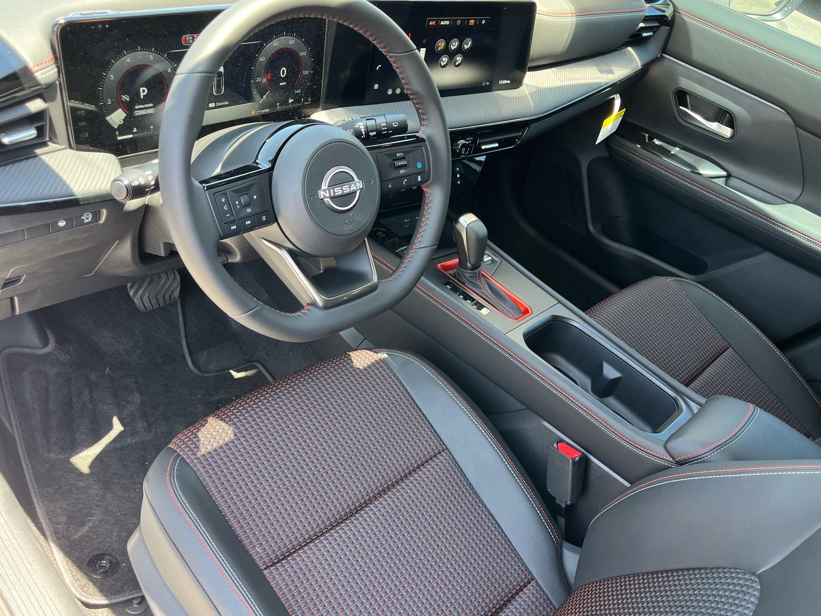 2026 Nissan KICKS SR - Photo 16