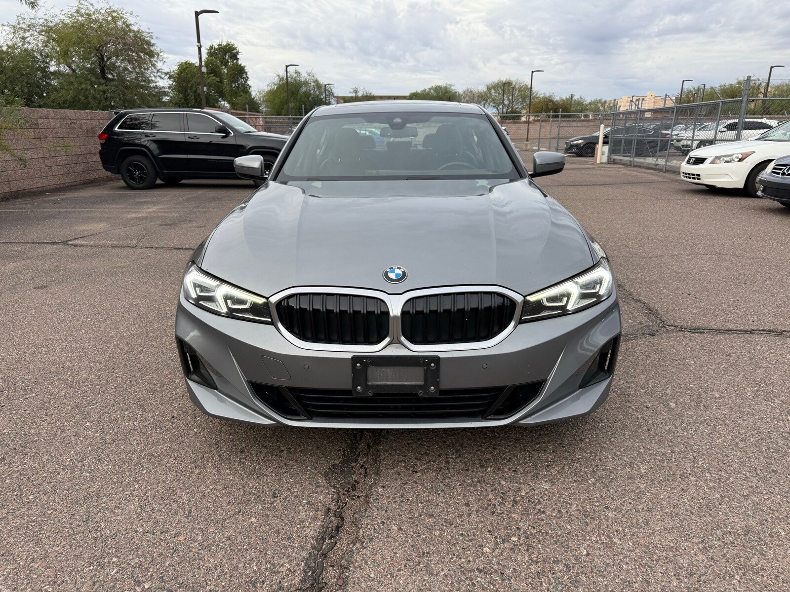 2024 Bmw 330i Sedan photo 2