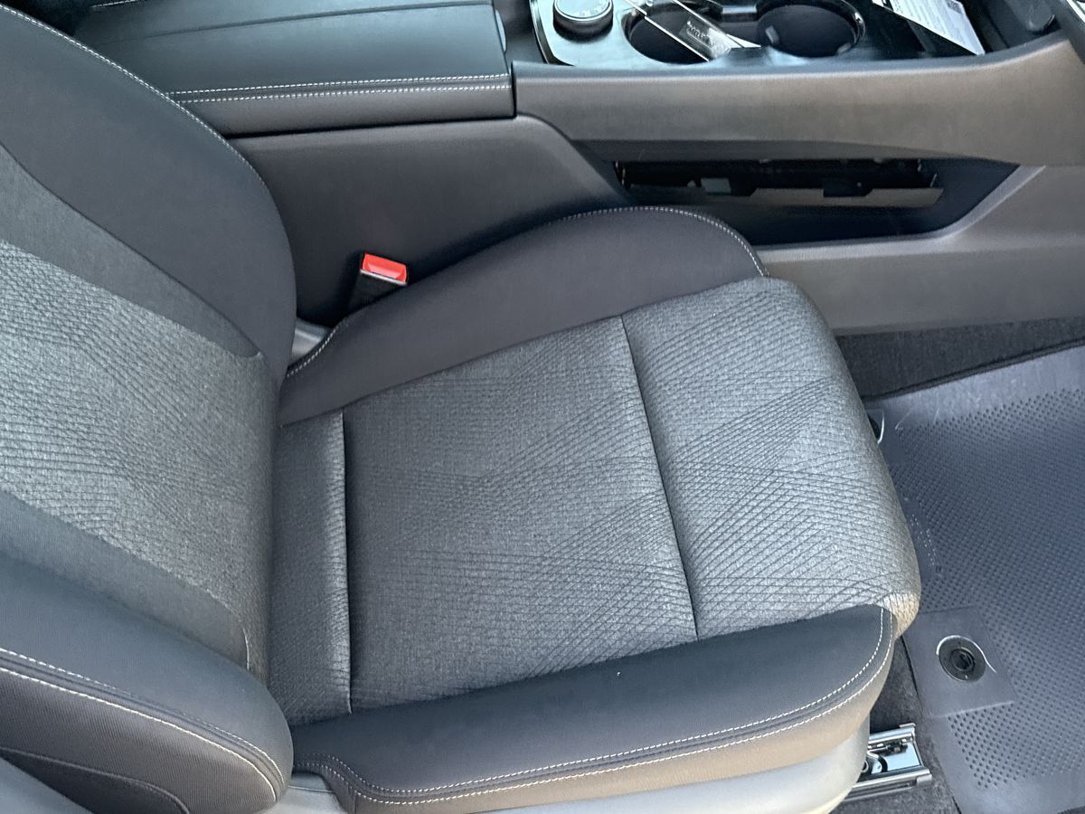 2026 Nissan Rogue SV - Photo 10