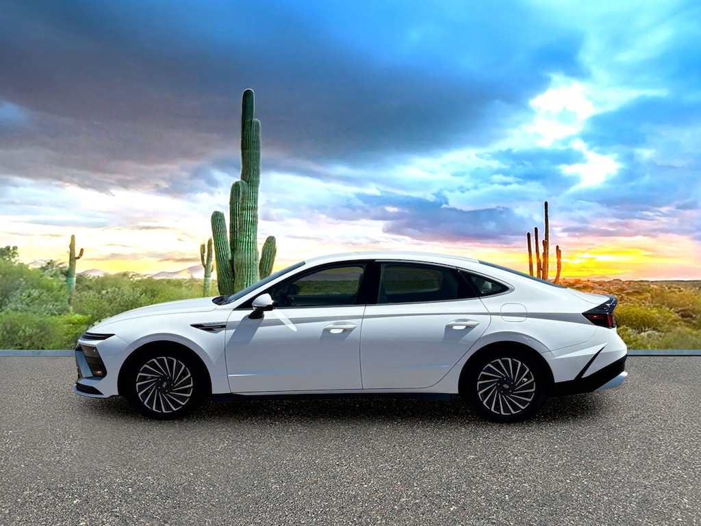 Used 2025 Hyundai Sonata Hybrid SEL Sedan