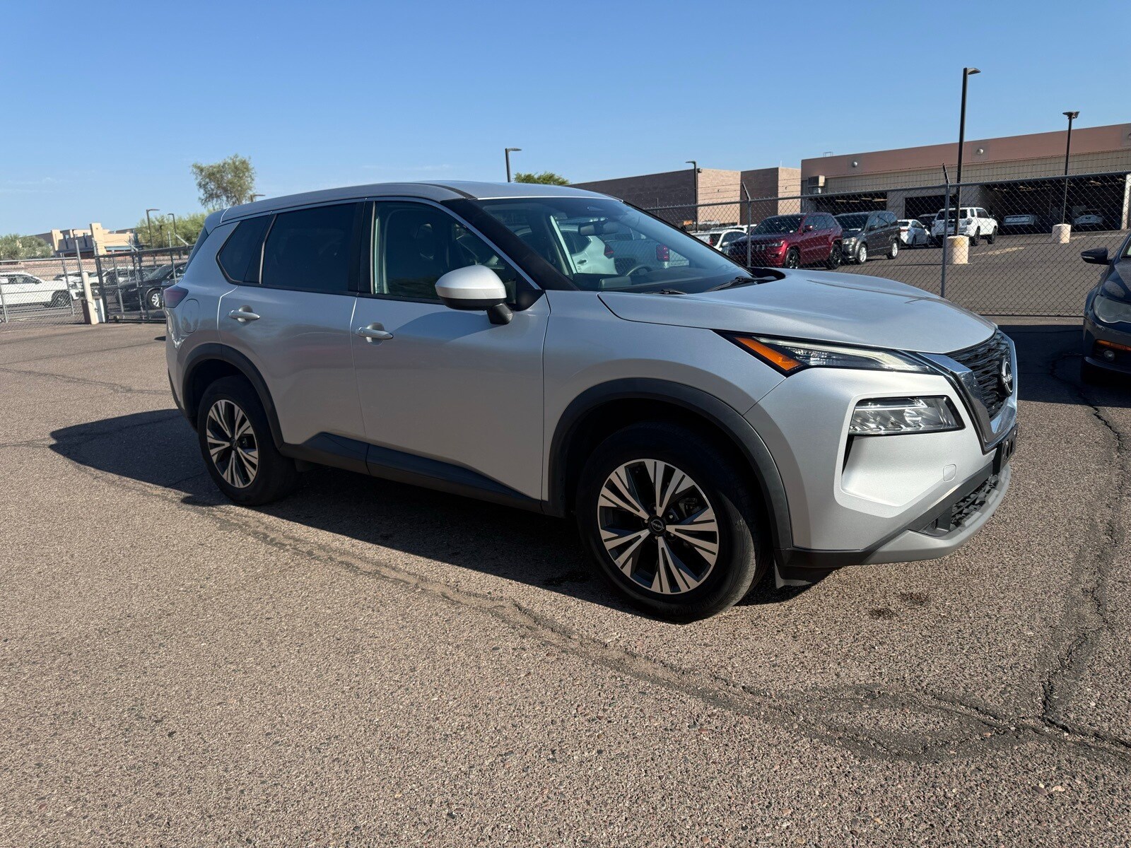 2023 Nissan Rogue SV photo 3