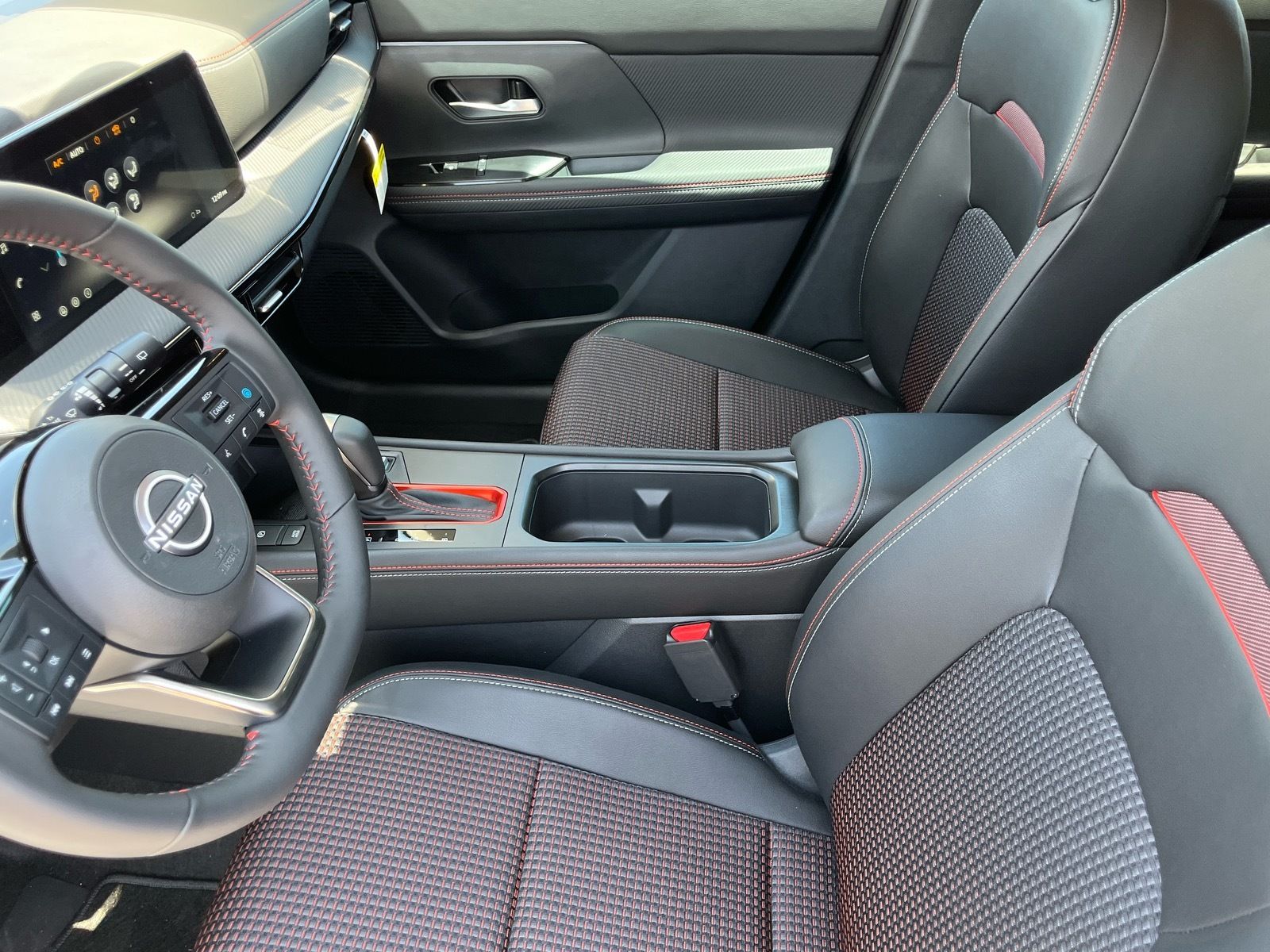 2026 Nissan KICKS SR - Photo 17
