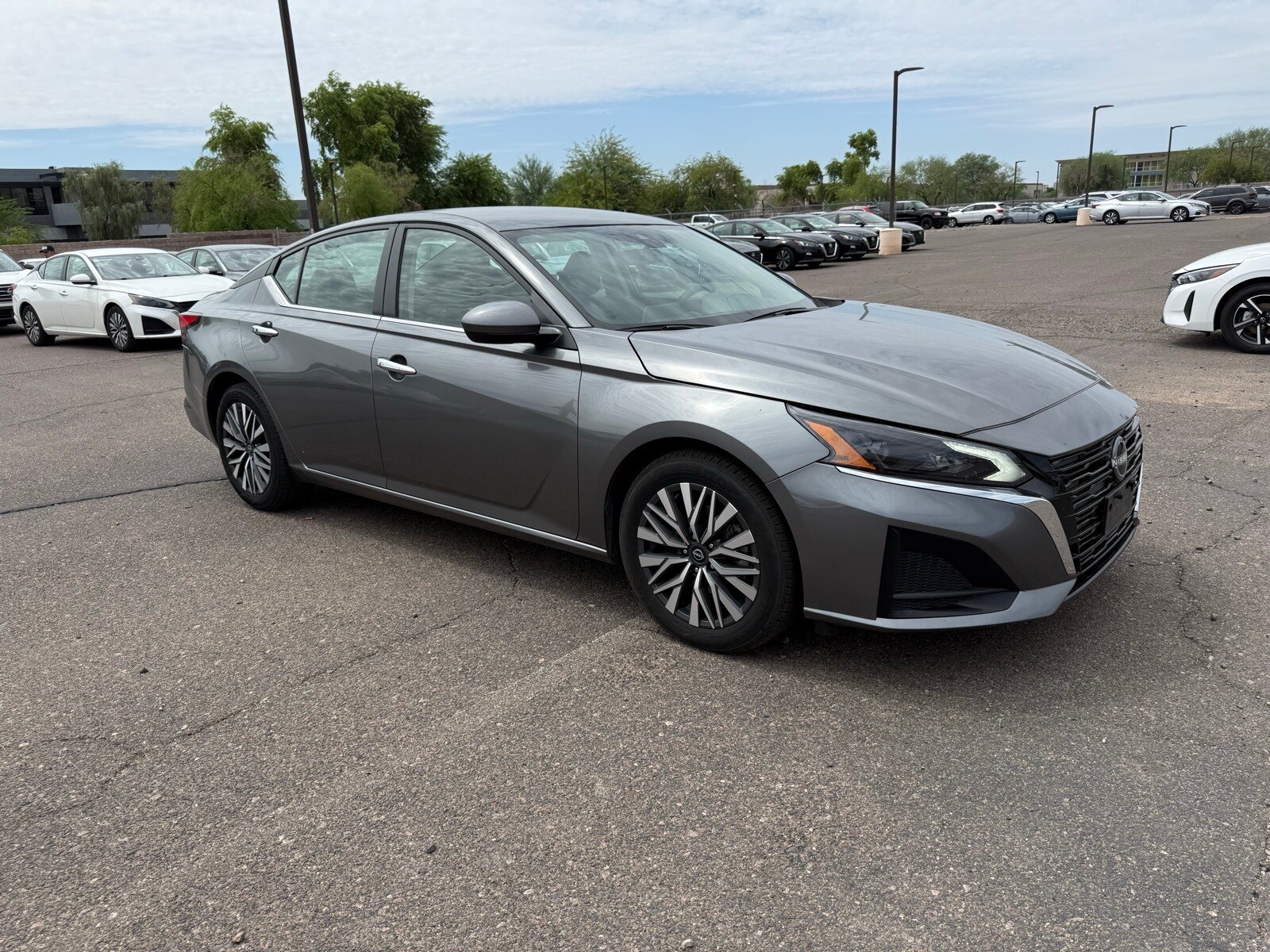 2023 Nissan Altima 2.5 SV photo 2