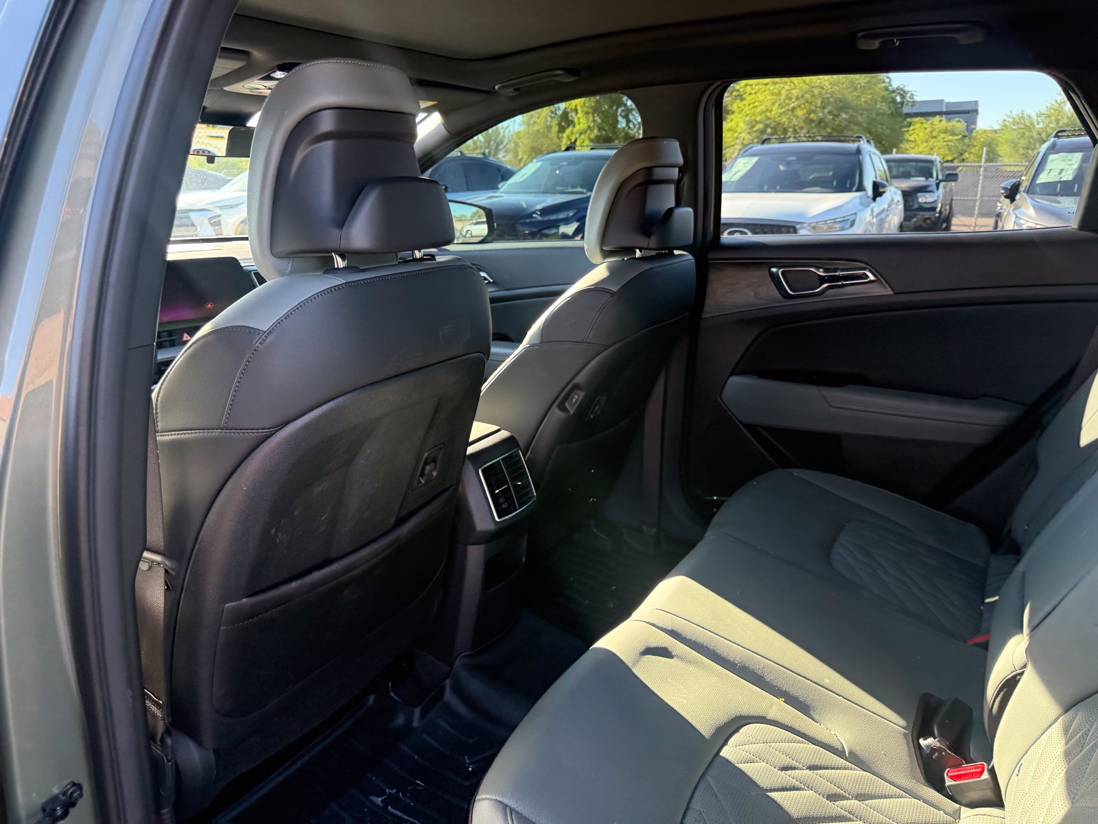 Used 2024 Jungle Green Kia X-Line Prestige image 10