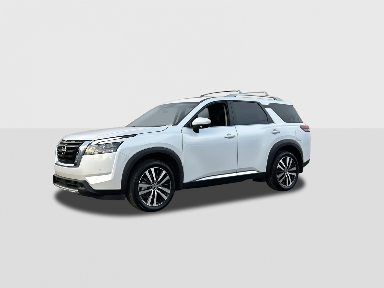 2025 Nissan Pathfinder Platinum photo 3