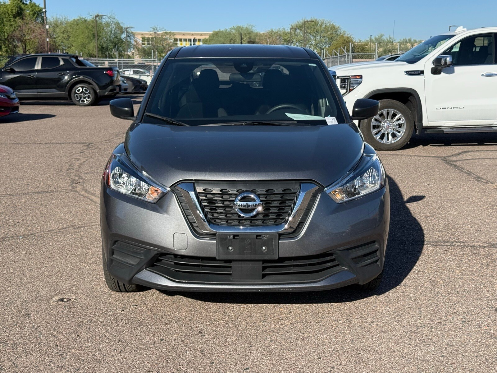 2020 Nissan Kicks S photo 2