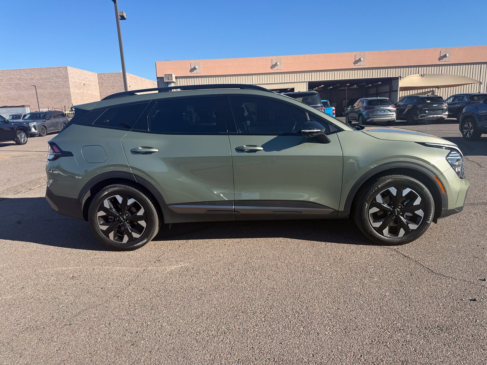 Used 2024 Jungle Green Kia X-Line Prestige image 3