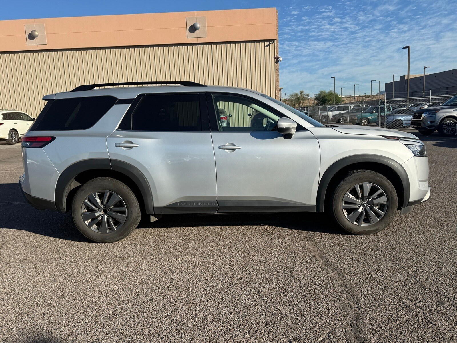 2024 Nissan Pathfinder SV photo 4