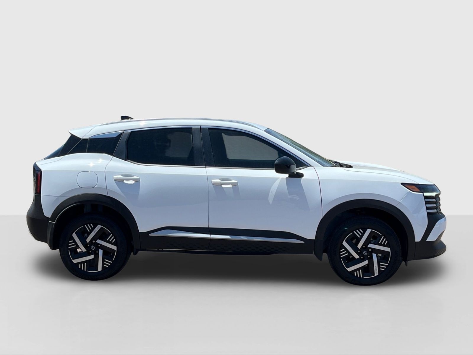 2026 Nissan KICKS SV - Photo 6