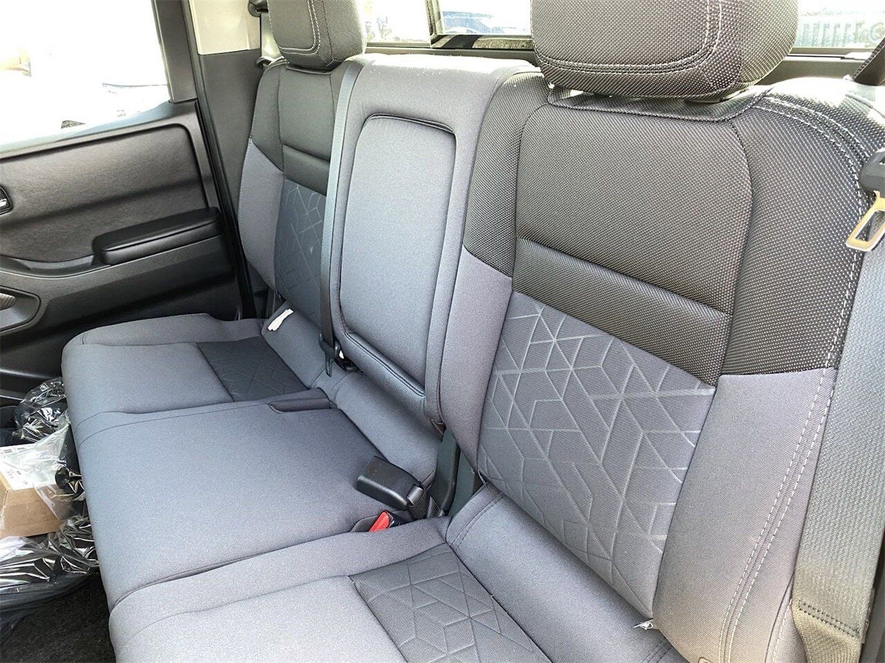 2025 Nissan Frontier SV - Photo 15