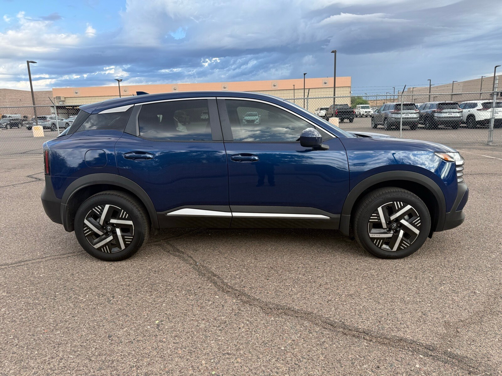 2025 Nissan Kicks SV photo 4