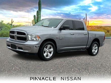 2019 Ram 1500 Classic SLT Truck Crew Cab
