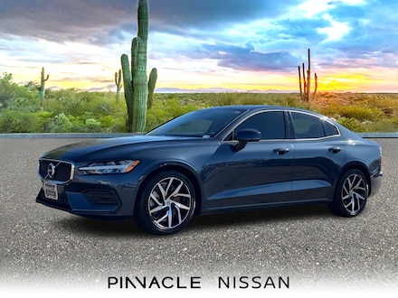 2020 Volvo S60 T6 Momentum Sedan