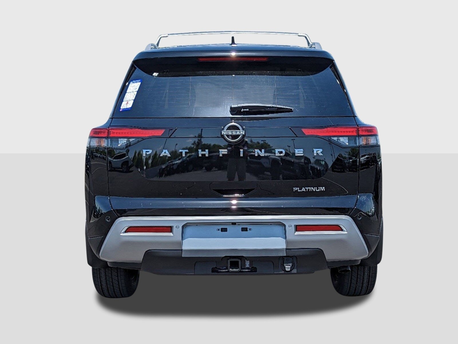 2025 Nissan Pathfinder Platinum photo 3