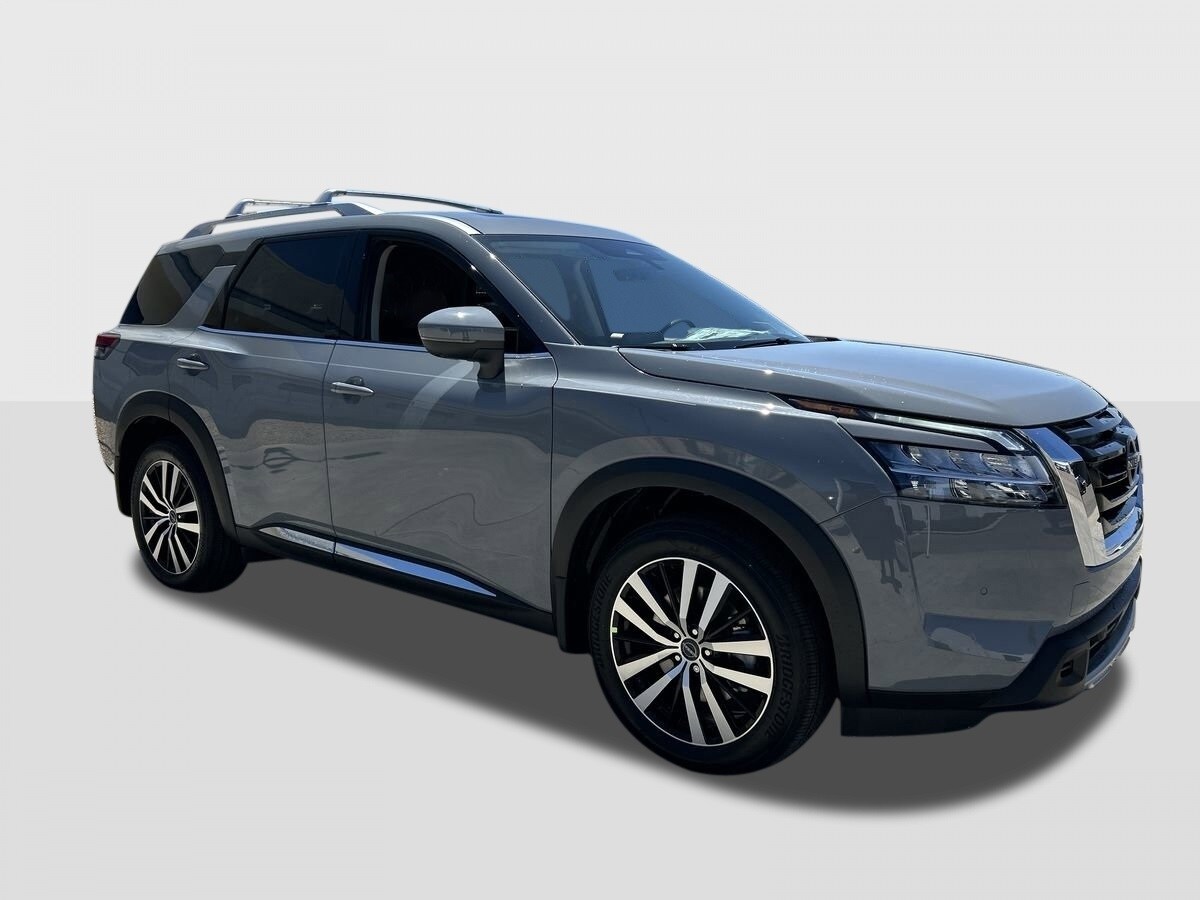 2025 Nissan Pathfinder Platinum photo 4