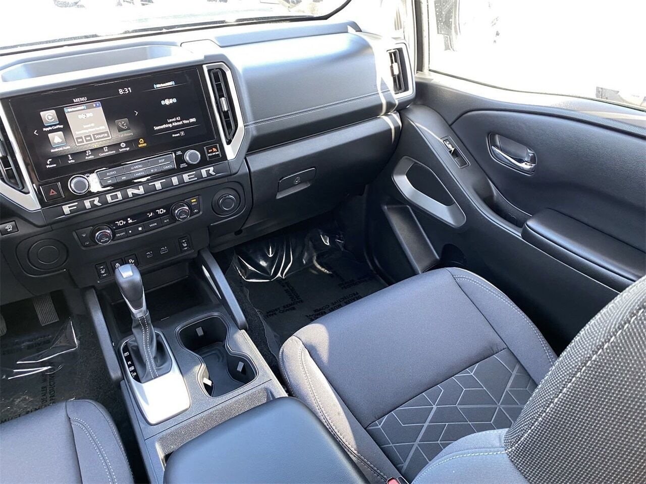 2025 Nissan Frontier SV - Photo 18