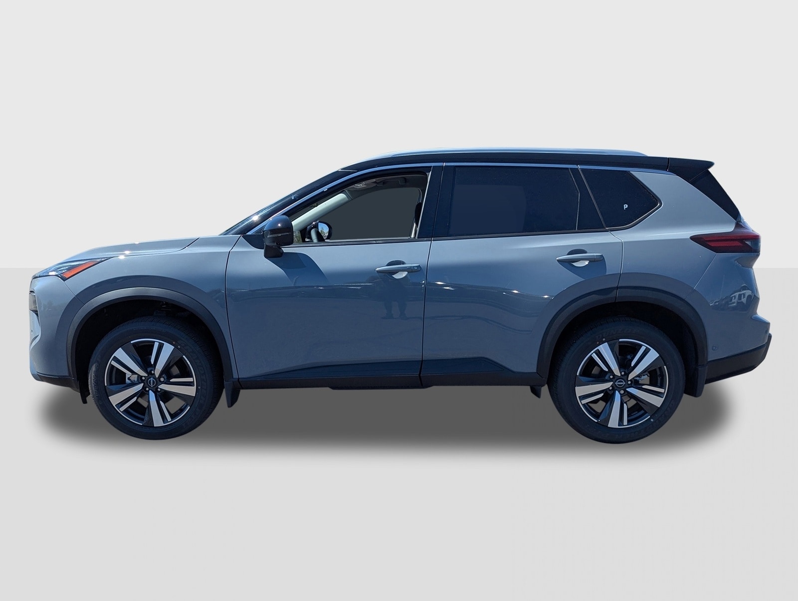 2025 Nissan Rogue SL photo 2