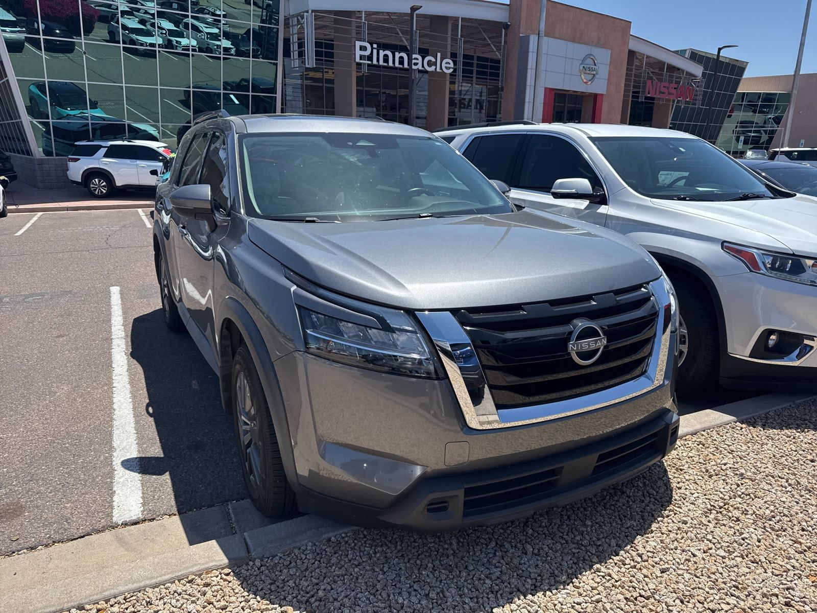 2022 Nissan Pathfinder SV 2WD's photo