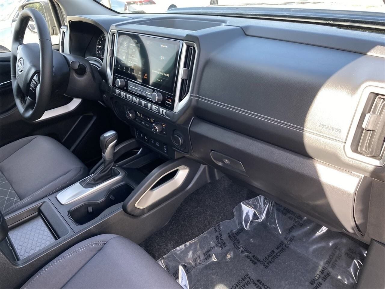 2025 Nissan Frontier SV - Photo 13