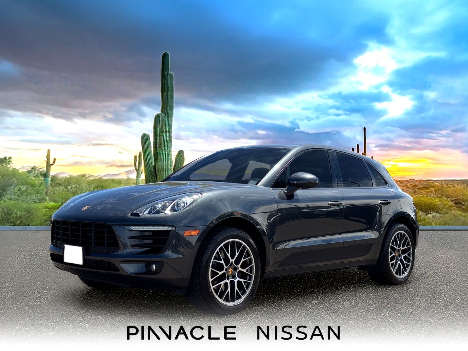 2018 Porsche Macan Sport Edition's photo