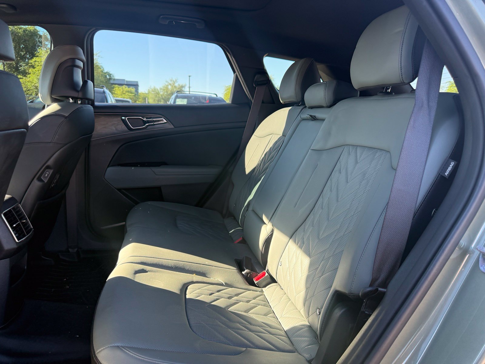 Used 2024 Jungle Green Kia X-Line Prestige image 8